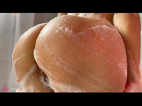 ❤️ Bruneta masturbuje kundu vibrátorem až k intenzivnímu orgasmu ve sprše ❌ Anal video u nás ☑