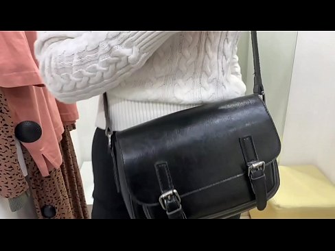 ❤️ Veřejná masturbace mladé feny FeralBerry s dildem ve fitku ❌ Anal video u nás ☑
